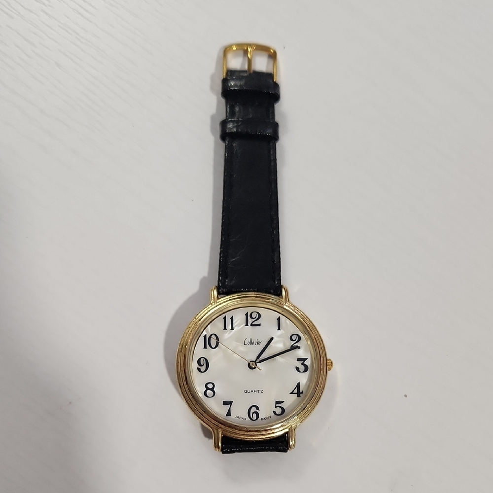 90s Oversized Face Collezio Watch. Black band.